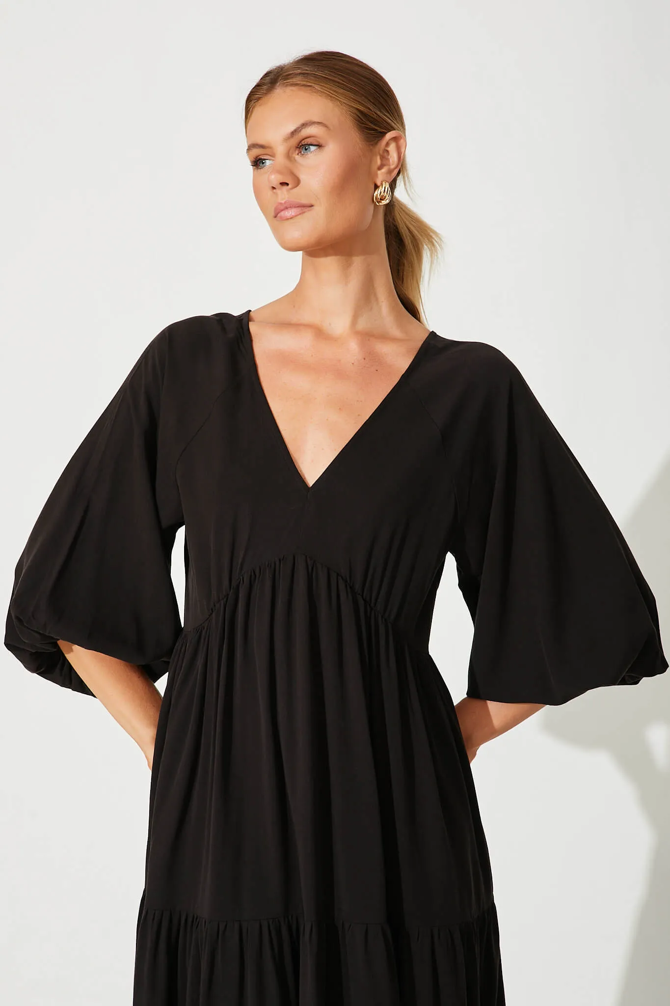 Effortless Maxi Dress In Black