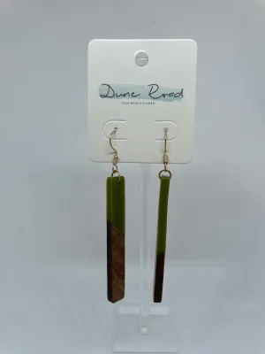 WOOD RESIN EARRINGS RECTANGULAR HOOK GREEN